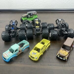 2006 Johnny Lightning SPONGEBOB SQUARE PANTS PATRICK MR CRABS MONSTER TRUCKS